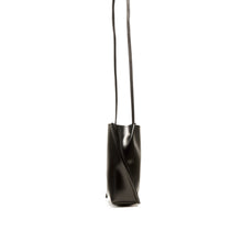 Load image into Gallery viewer, COURTNEY ORLA(コートニーオーラ)のSLOPE TOTE MINI(バッグ)の横からの写真