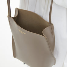 Load image into Gallery viewer, SLOPE TOTE MINI