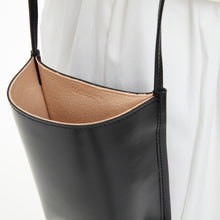 Load image into Gallery viewer, CURVE TOTE MINI BLACK/IVORY
