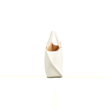 Load image into Gallery viewer, COURTNEY ORLA(コートニーオーラ)のSLOPE WINE TOTE(バッグ)の横からの写真