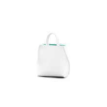 Load image into Gallery viewer, COURTNEY ORLA(コートニーオーラ)のSLOPE TOTE SUPER MINI(バッグ)の斜めからの写真