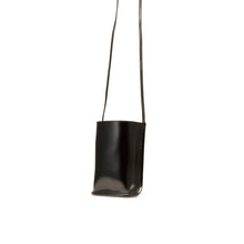 Load image into Gallery viewer, COURTNEY ORLA(コートニーオーラ)のCURVE TOTE MINI(ショルダーバッグ)の斜めからの写真