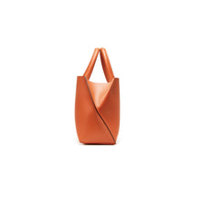 Load image into Gallery viewer, COURTNEY ORLA(コートニーオーラ)のSLOPE WINE TOTE(バッグ)の横からの写真