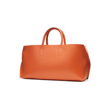 Load image into Gallery viewer, COURTNEY ORLA(コートニーオーラ)のSLOPE WINE TOTE(バッグ)の斜めからの写真