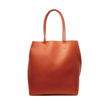 Load image into Gallery viewer, COURTNEY ORLA(コートニーオーラ)のSLOPE TOTE L WITH SHOULDER HANDLE(バッグ)の正面写真