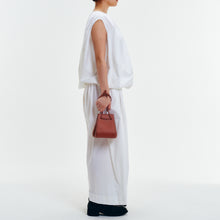 画像をギャラリービューアに読み込む, COURTNEY ORLA(コートニーオーラ)のORB S(バッグ)のモデル着用写真
