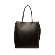 Load image into Gallery viewer, COURTNEY ORLA(コートニーオーラ)のSLOPE TOTE L with shoulder(バッグ)の正面写真