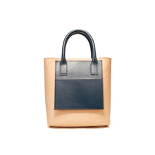 Load image into Gallery viewer, COURTNEY ORLA(コートニーオーラ)のINVERSE TOTE S(バッグ)の正面写真