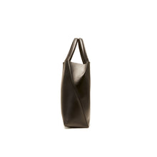 Load image into Gallery viewer, COURTNEY ORLA(コートニーオーラ)のSLOPE TOTE S(バッグ)の横からの写真