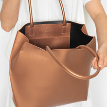 Load image into Gallery viewer, SLOPE TOTE L w/shoulder handle
