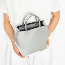 Load image into Gallery viewer, SLOPE TOTE S
